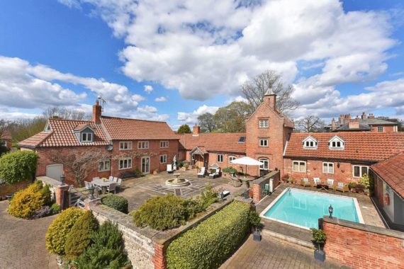 6 Bedroom Detached
